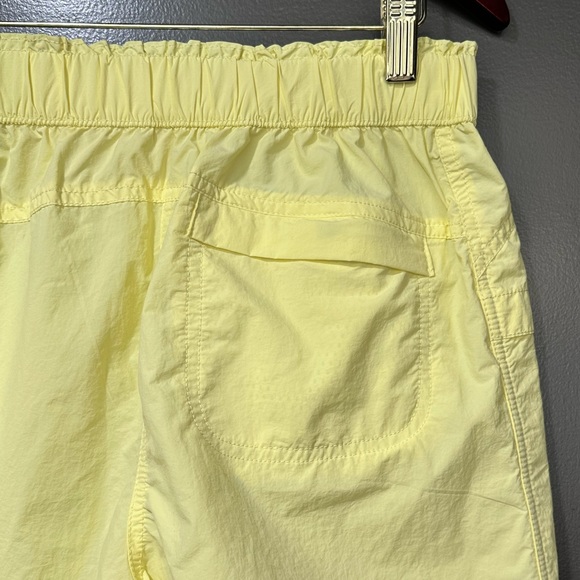 🦋FREE PEOPLE Movement In The Wild Shorts Light Yellow size-Small - Picture 7 of 8